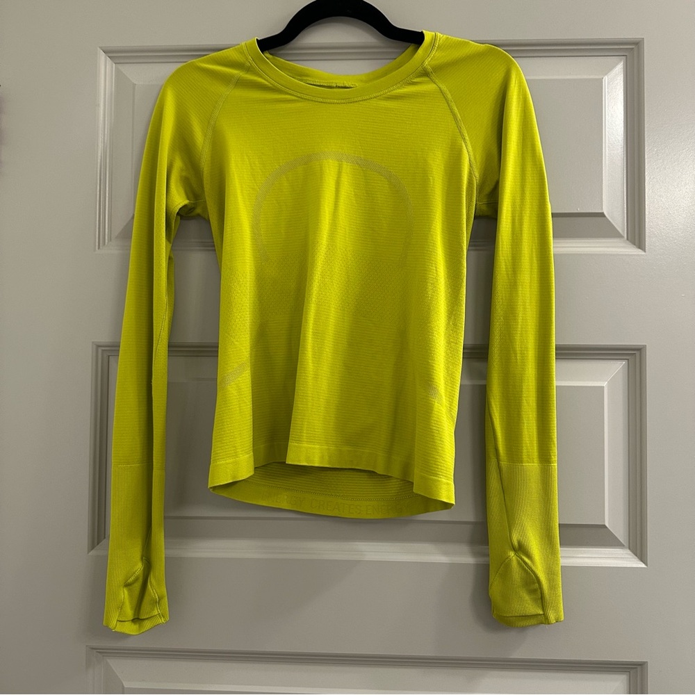 Lululemon Swiftly Tech Long Sleeve
2.0